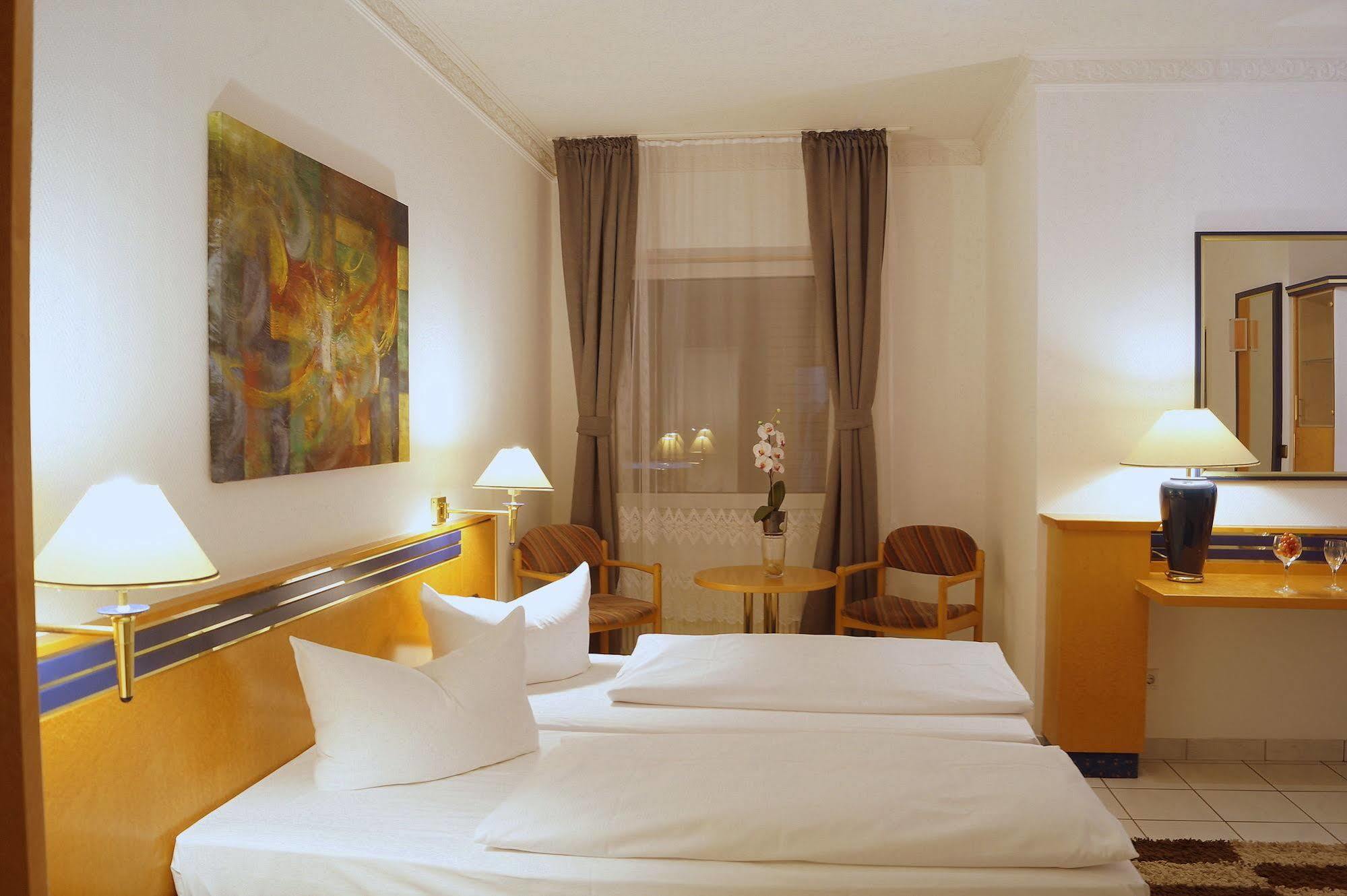 Hotel Rahlstedter Hof Hamburg-Harburg Exteriör bild