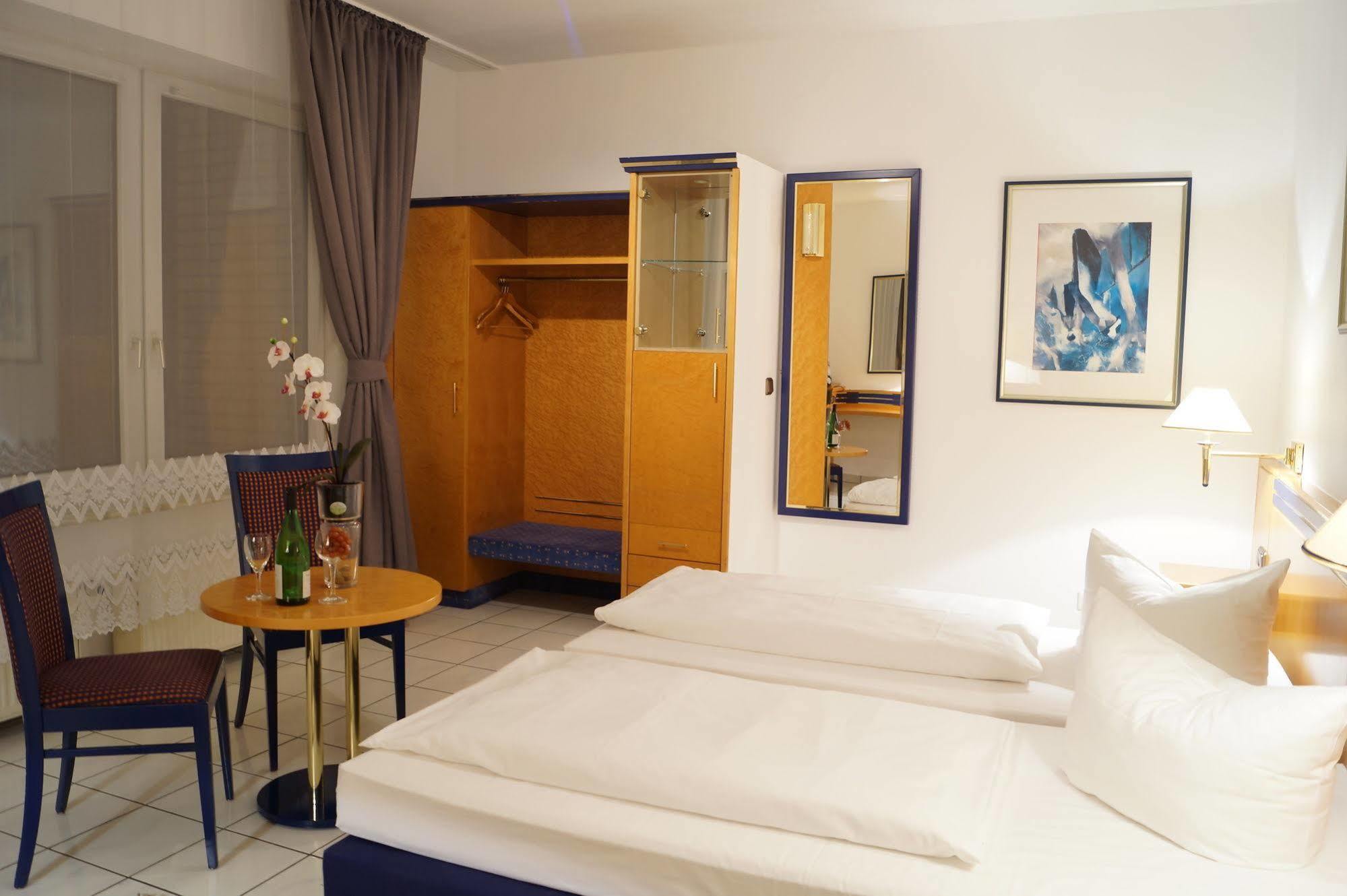 Hotel Rahlstedter Hof Hamburg-Harburg Exteriör bild