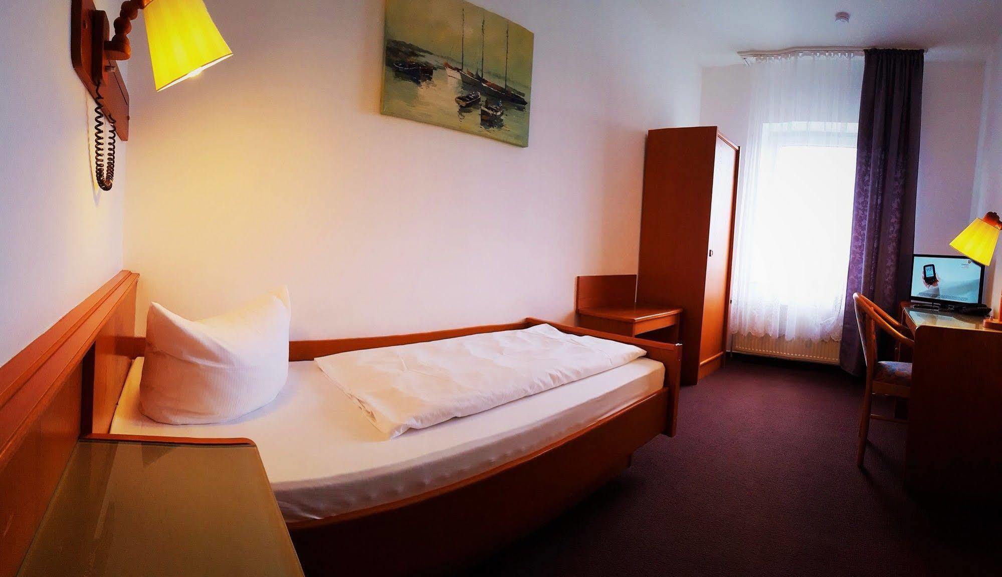 Hotel Rahlstedter Hof Hamburg-Harburg Exteriör bild
