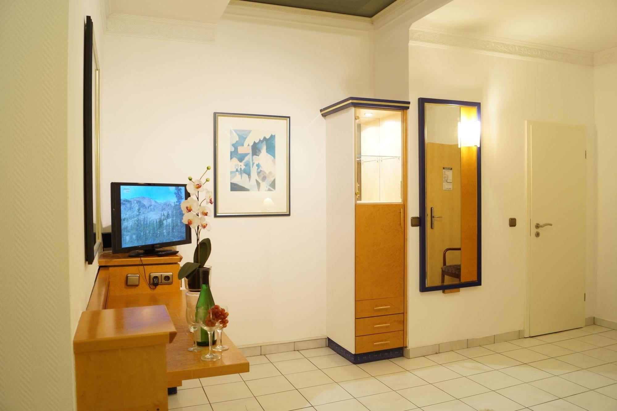 Hotel Rahlstedter Hof Hamburg-Harburg Exteriör bild